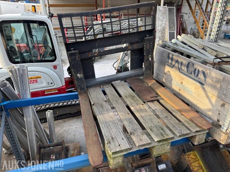 Bobcat Pallegafler - Ataşament pentru Utilaje constructii: Foto 1 Bobcat Pallegafler - Ataşament pentru Utilaje constructii: Foto 1