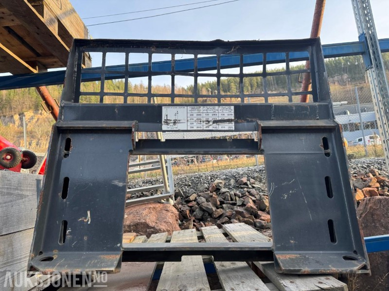 Bobcat Pallegafler - Ataşament pentru Utilaje constructii: Foto 4 Bobcat Pallegafler - Ataşament pentru Utilaje constructii: Foto 4