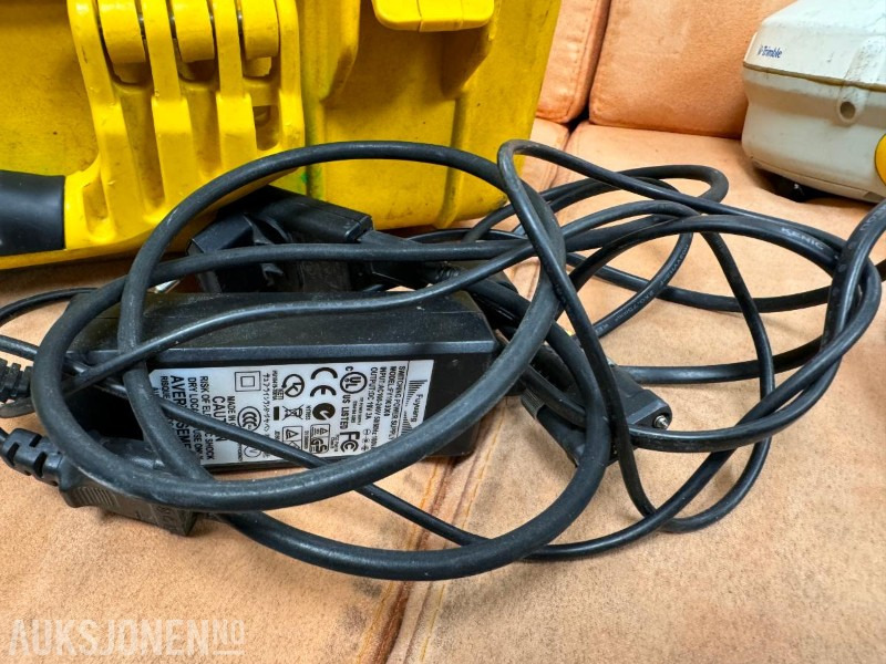 Trimble GNSS/GPS landmålings-sett - Trimble R4 model 3 - Trimble Juno T41 feltkontroller - Ataşament pentru Utilaje constructii: Foto 3 Trimble GNSS/GPS landmålings-sett - Trimble R4 model 3 - Trimble Juno T41 feltkontroller - Ataşament pentru Utilaje constructii: Foto 3