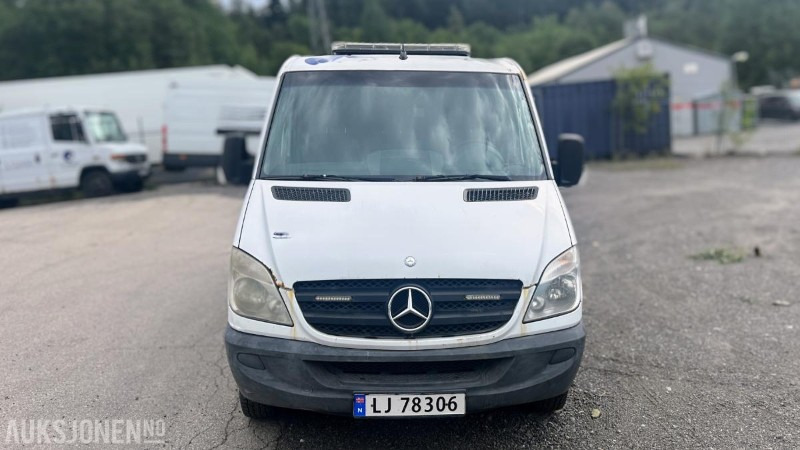 2007 Mercedes-Benz Sprinter 518 CDI | Spylebil | 184 hk | Komplett rigg med tank og slangetromler - Maşina comunala: Foto 2 2007 Mercedes-Benz Sprinter 518 CDI | Spylebil | 184 hk | Komplett rigg med tank og slangetromler - Maşina comunala: Foto 2