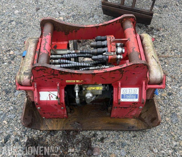 OTS vibroplate. - Cilindru compactor: Foto 3 OTS vibroplate. - Cilindru compactor: Foto 3