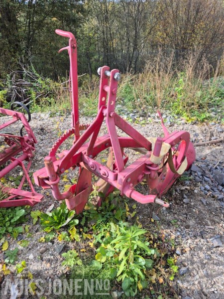 1970 Plog 2 skjærs - ingen minstepris - Utilaje agricole: Foto 4 1970 Plog 2 skjærs - ingen minstepris - Utilaje agricole: Foto 4