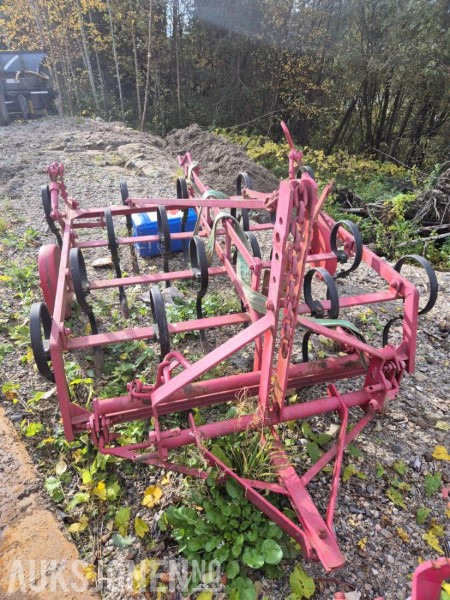 1970 Plog 2 skjærs - ingen minstepris - Utilaje agricole: Foto 3 1970 Plog 2 skjærs - ingen minstepris - Utilaje agricole: Foto 3