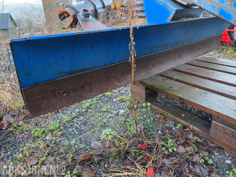 Lilleseth planeringsskjær / bakskjær til traktor - Utilaje agricole: Foto 4 Lilleseth planeringsskjær / bakskjær til traktor - Utilaje agricole: Foto 4