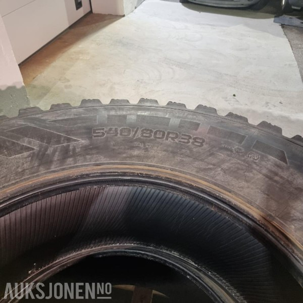 Nokian Hakkapeliitta TRI Vinterdekk til traktor - 540/80R38 - Bakdekk - Utilaje agricole: Foto 2 Nokian Hakkapeliitta TRI Vinterdekk til traktor - 540/80R38 - Bakdekk - Utilaje agricole: Foto 2