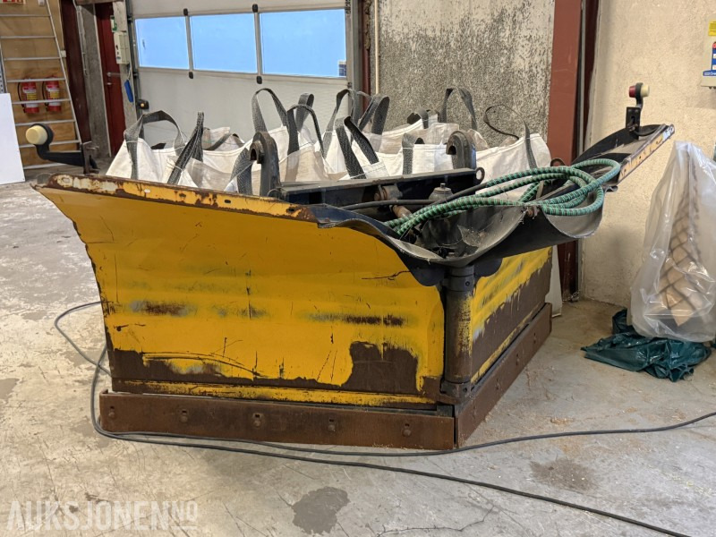 Tellefsdal 280cm V-plog / brøyteplog - hydraulisk - Utilaje agricole: Foto 1 Tellefsdal 280cm V-plog / brøyteplog - hydraulisk - Utilaje agricole: Foto 1