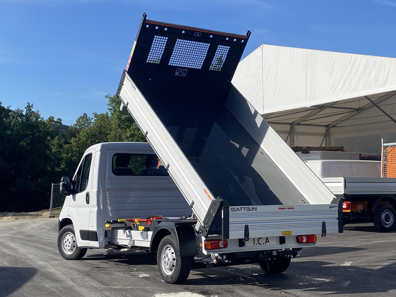 CITROEN ALTES MODELL JUMPER L3 1+2 165PS | SCATTOLINI DREISEITENKIPPER - Autoutilitară basculantă: Foto 4 CITROEN ALTES MODELL JUMPER L3 1+2 165PS | SCATTOLINI DREISEITENKIPPER - Autoutilitară basculantă: Foto 4