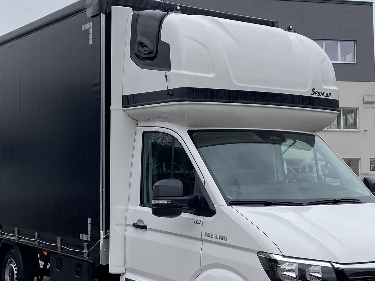 MAN TGE 3.180 L4 2.0 TDI | PRITSCHE PLANE + SCHLAFKABINE - Autoutilitară cu prelată: Foto 2 MAN TGE 3.180 L4 2.0 TDI | PRITSCHE PLANE + SCHLAFKABINE - Autoutilitară cu prelată: Foto 2