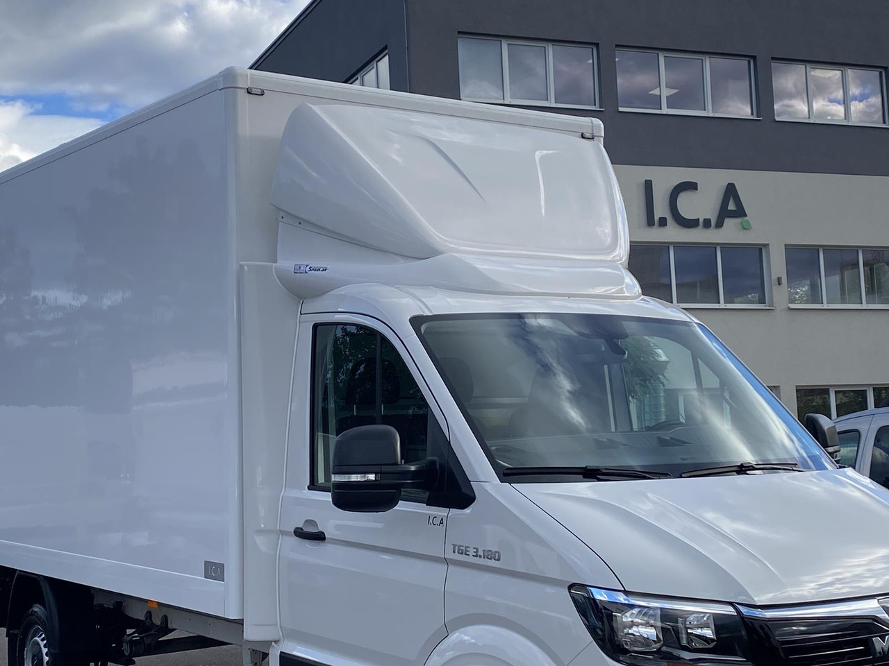 MAN TGE 3.180 RS4490 1+2, 180PS, 2.0L | ALU-BOX 4200mm + LADERAMPE - Autoutilitară box: Foto 5 MAN TGE 3.180 RS4490 1+2, 180PS, 2.0L | ALU-BOX 4200mm + LADERAMPE - Autoutilitară box: Foto 5