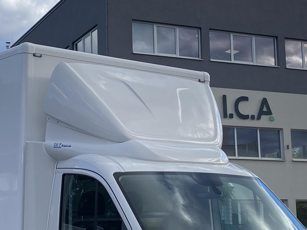 MAN TGE 3.180 RS4490 1+2, 180PS, 2.0L | ALU-BOX 4200mm + LADERAMPE - Autoutilitară box: Foto 4 MAN TGE 3.180 RS4490 1+2, 180PS, 2.0L | ALU-BOX 4200mm + LADERAMPE - Autoutilitară box: Foto 4