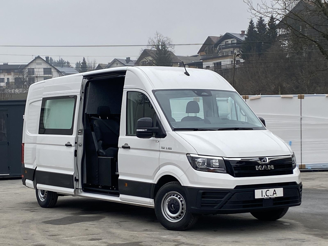 MAN TGE L4H3 180KM | SITZBANK ZWEITE REIHE + FLEXMO EINRICHTUNG - Transport persoane: Foto 4 MAN TGE L4H3 180KM | SITZBANK ZWEITE REIHE + FLEXMO EINRICHTUNG - Transport persoane: Foto 4