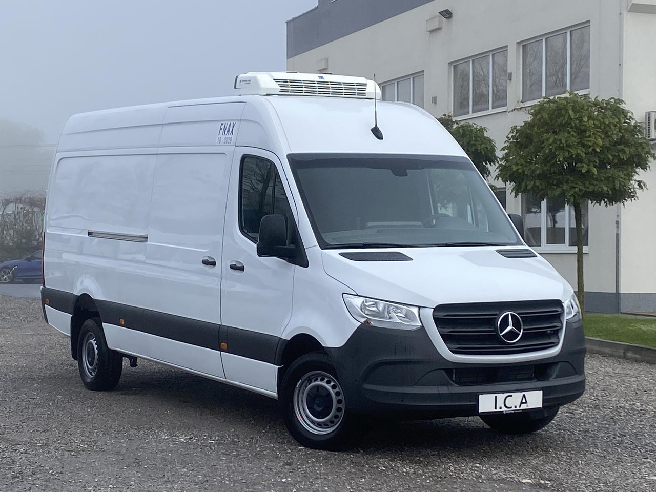 MERCEDES-BENZ SPRINTER 317 CDI L4H3 170PS AUTOMATIK FRISCHDIENST + KONVEKTA FK 3022 12-220V - Autoutilitară frigorifica: Foto 3 MERCEDES-BENZ SPRINTER 317 CDI L4H3 170PS AUTOMATIK FRISCHDIENST + KONVEKTA FK 3022 12-220V - Autoutilitară frigorifica: Foto 3