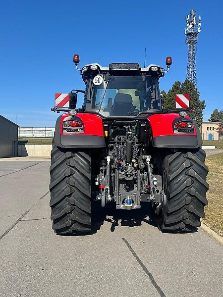 Tractor agricol nou Massey Ferguson MF 8740 S "Exclusive Ausstattung": Foto 6 Tractor agricol nou Massey Ferguson MF 8740 S "Exclusive Ausstattung": Foto 6