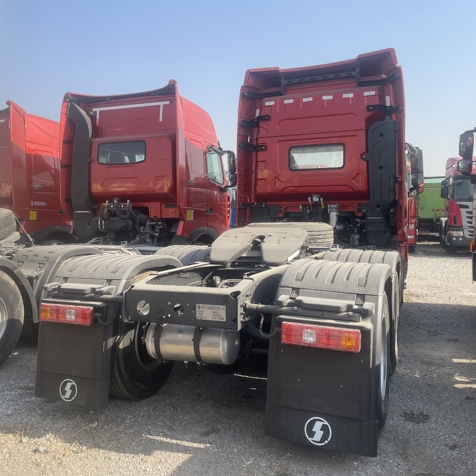 Shacman 2024 Year Used Semi Truck Head Tractor Head Tipper Head - Cap tractor: Foto 5 Shacman 2024 Year Used Semi Truck Head Tractor Head Tipper Head - Cap tractor: Foto 5