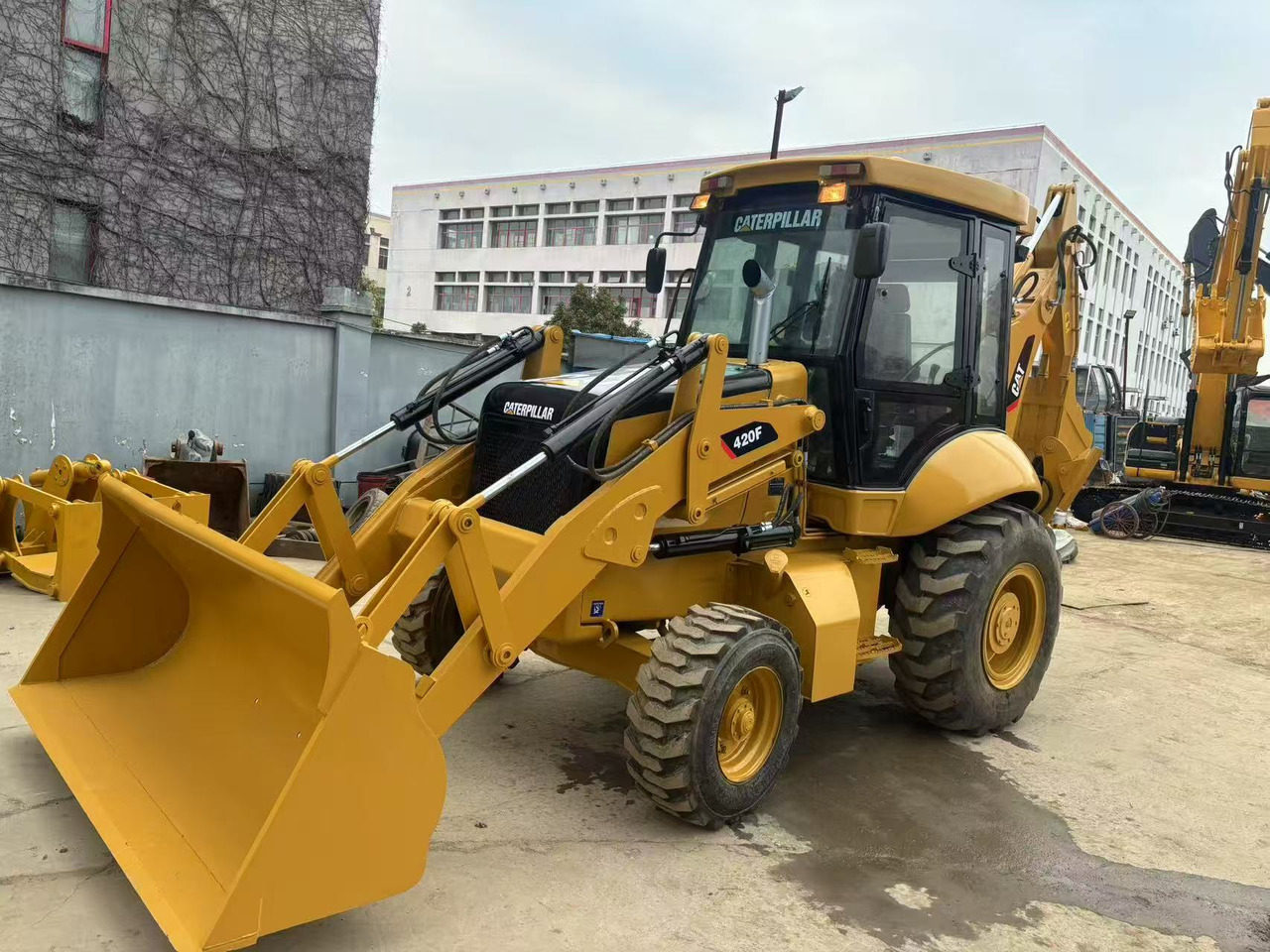 Caterpillar 420 Backhoe Loader CAT 420F Telescopic Boom JCB 3CX 4CX In Great Work Performance - Buldoexcavator: Foto 2 Caterpillar 420 Backhoe Loader CAT 420F Telescopic Boom JCB 3CX 4CX In Great Work Performance - Buldoexcavator: Foto 2