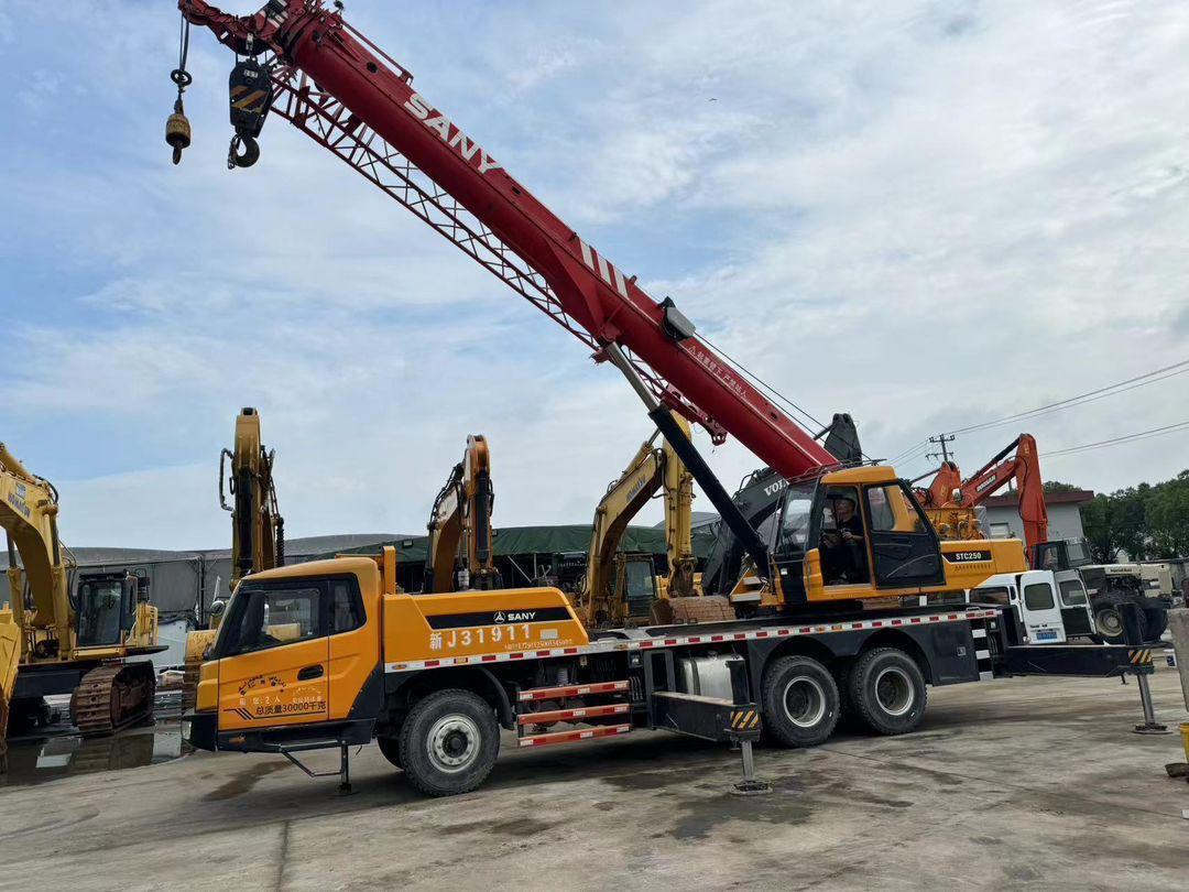 Sany 25 Ton Used Truck Crane 50 Ton 70 Ton 80 Ton 100 Ton 120 Ton 200 Ton 220Ton 240 Ton 300 Ton XCMG Zoomlion Liebherr Tadano Truck Crane - Automacara: Foto 2 Sany 25 Ton Used Truck Crane 50 Ton 70 Ton 80 Ton 100 Ton 120 Ton 200 Ton 220Ton 240 Ton 300 Ton XCMG Zoomlion Liebherr Tadano Truck Crane - Automacara: Foto 2