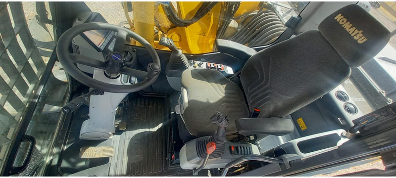 Komatsu PW180-10 în leasing Komatsu PW180-10: Foto 15 Komatsu PW180-10 în leasing Komatsu PW180-10: Foto 15