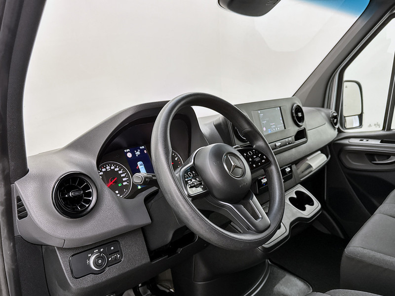 Mercedes-Benz Sprinter 315 1.9 CDI L2H2 Automaat Navigatie Luchtgeveerde stoel Camera Sidebars Cruise control Airco MBUX - Dubă: Foto 4 Mercedes-Benz Sprinter 315 1.9 CDI L2H2 Automaat Navigatie Luchtgeveerde stoel Camera Sidebars Cruise control Airco MBUX - Dubă: Foto 4