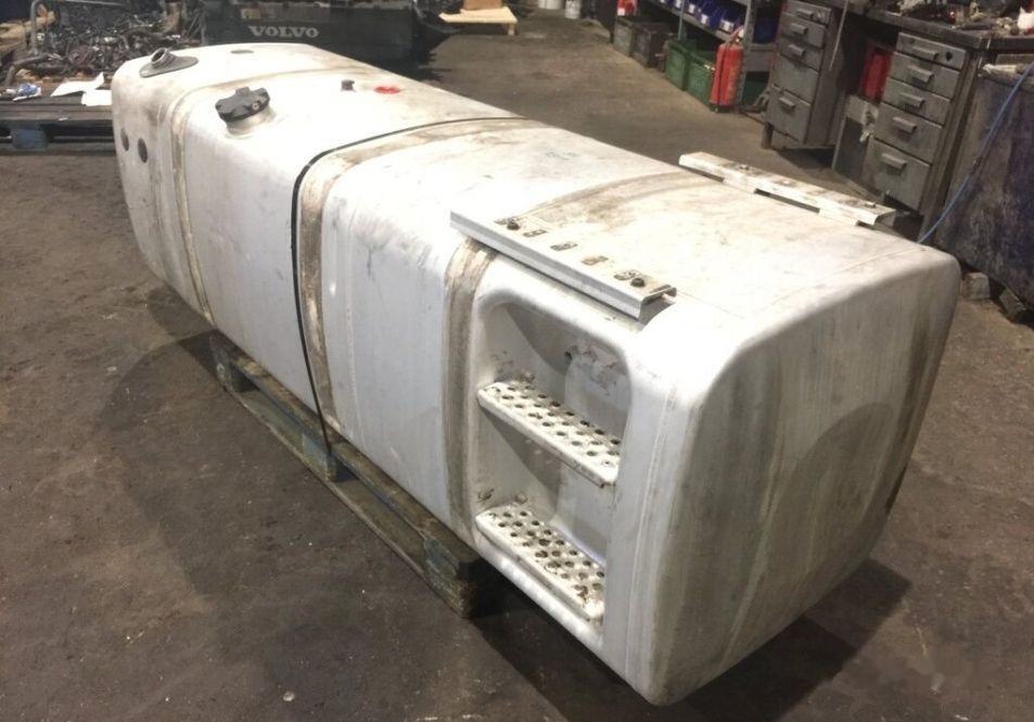 MAN TGX - Tga - Rezervor combustibil pentru Camion: Foto 1 MAN TGX - Tga - Rezervor combustibil pentru Camion: Foto 1