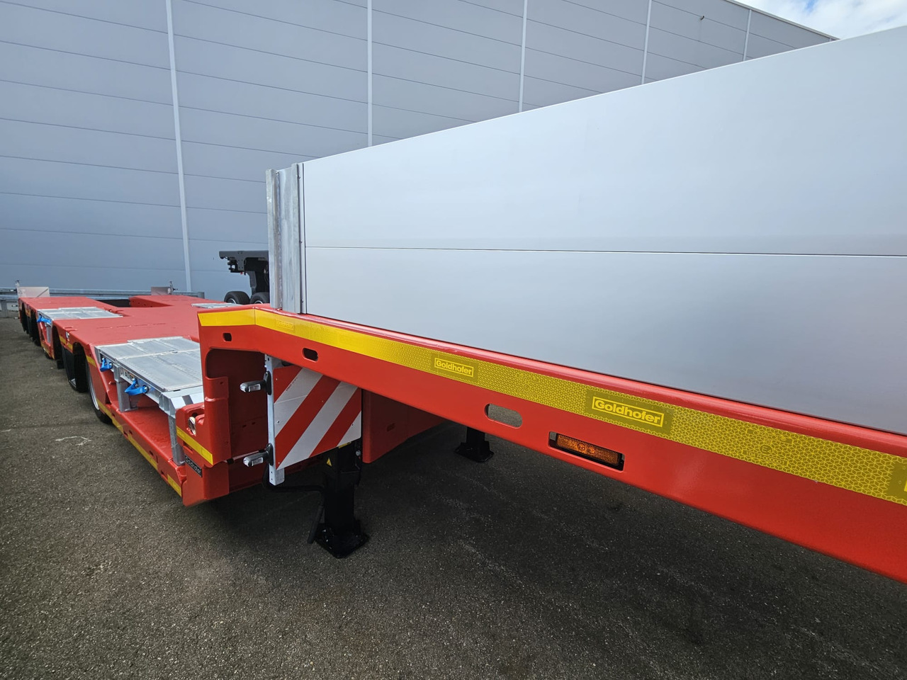 GOLDHOFER STN-L 4 (205) A RM2 "STEPSTAR" NEW - Semiremorcă transport agabaritic: Foto 4 GOLDHOFER STN-L 4 (205) A RM2 "STEPSTAR" NEW - Semiremorcă transport agabaritic: Foto 4