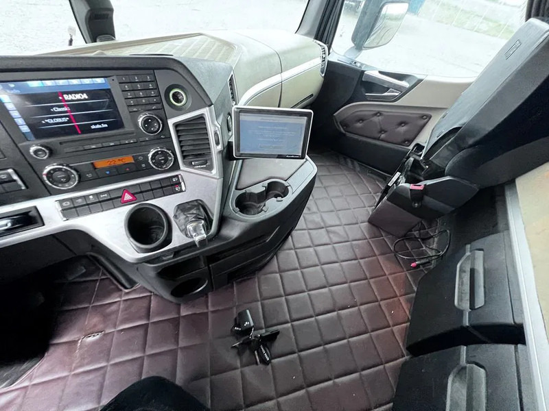 Cap tractor Mercedes-Benz Actros 1843 Special Interior. Air / Air suspension. Euro 6: Foto 16 Cap tractor Mercedes-Benz Actros 1843 Special Interior. Air / Air suspension. Euro 6: Foto 16