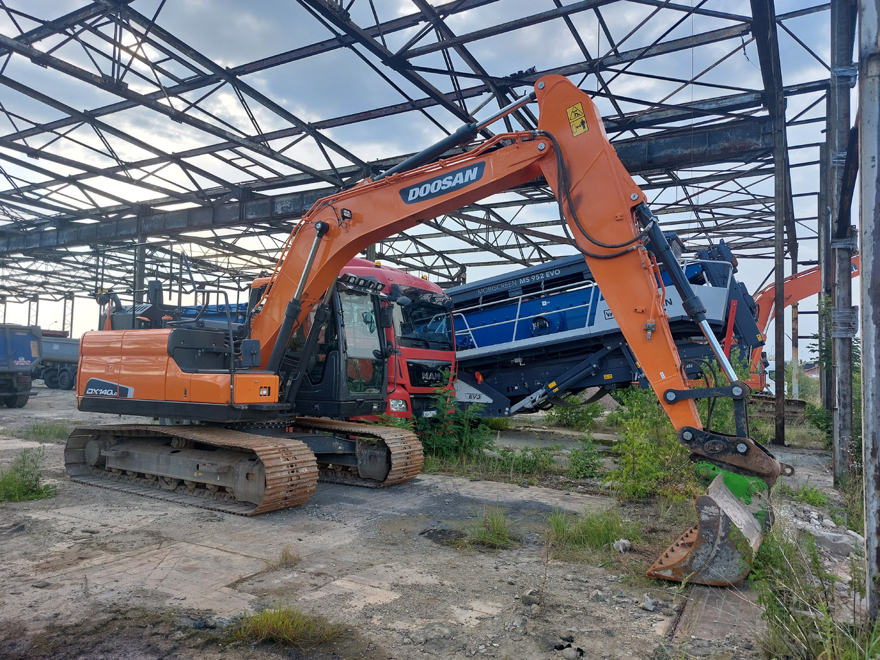 DOOSAN DX140LC-5 - Excavator pe şenile: Foto 2 DOOSAN DX140LC-5 - Excavator pe şenile: Foto 2