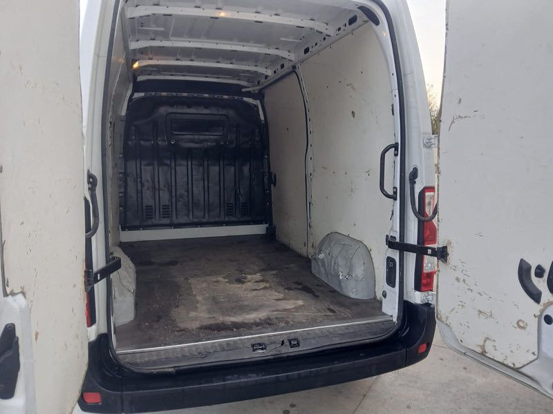 Renault Master Furgone red edition 2021 - Dubă: Foto 4 Renault Master Furgone red edition 2021 - Dubă: Foto 4