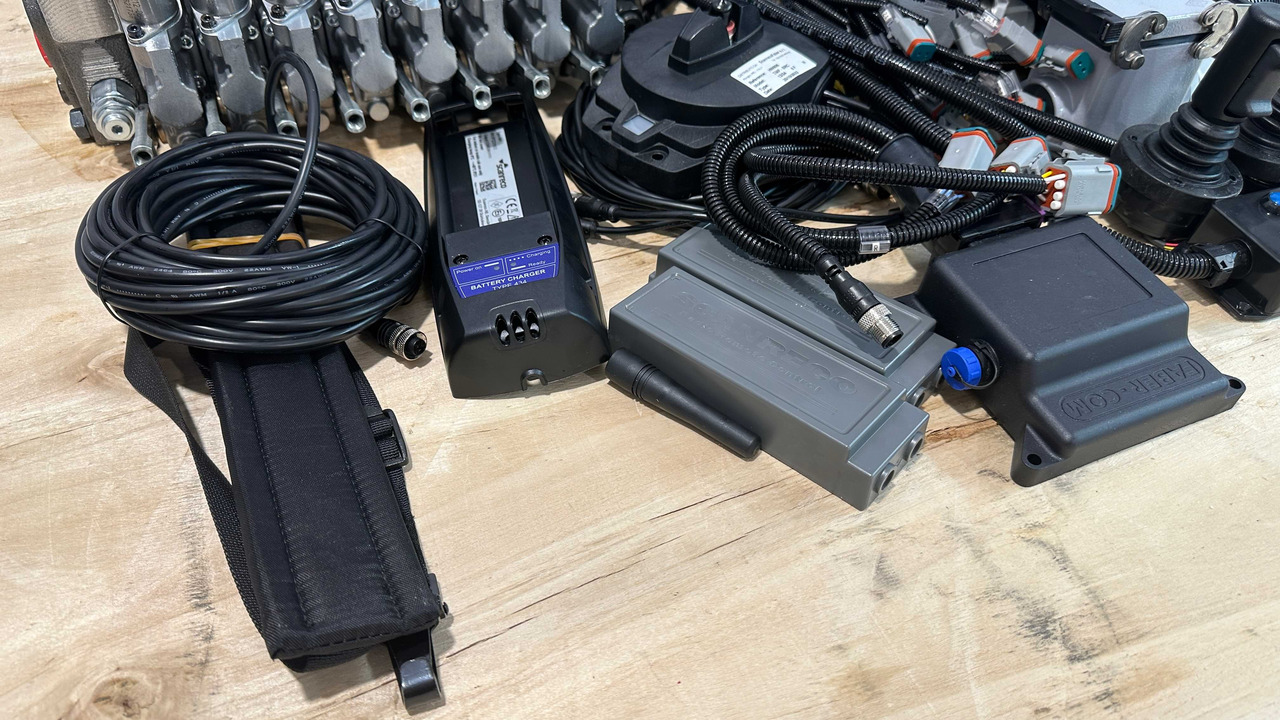 Set Scanreco RC400 with Walvoil DPX100 Fassi, Effer, Atlas, Manitou - Remorcă forestieră: Foto 4 Set Scanreco RC400 with Walvoil DPX100 Fassi, Effer, Atlas, Manitou - Remorcă forestieră: Foto 4