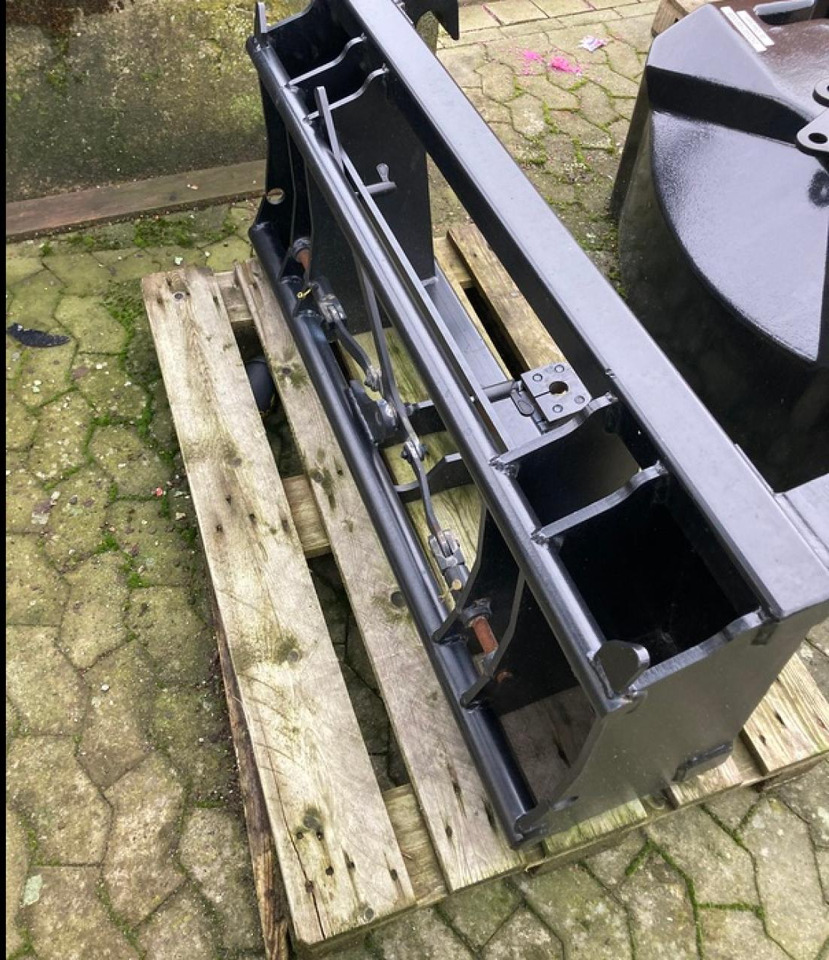 ADAPTER MERLO/EURO - Cupă: Foto 2 ADAPTER MERLO/EURO - Cupă: Foto 2