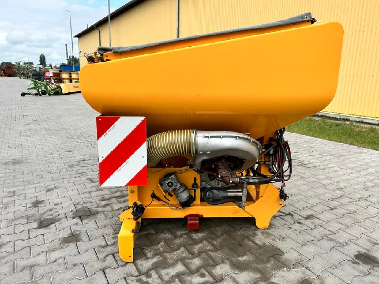 AGRISEM DSF 1600 FRONTTANK - Imprastietor îngrăşăminte: Foto 2 AGRISEM DSF 1600 FRONTTANK - Imprastietor îngrăşăminte: Foto 2