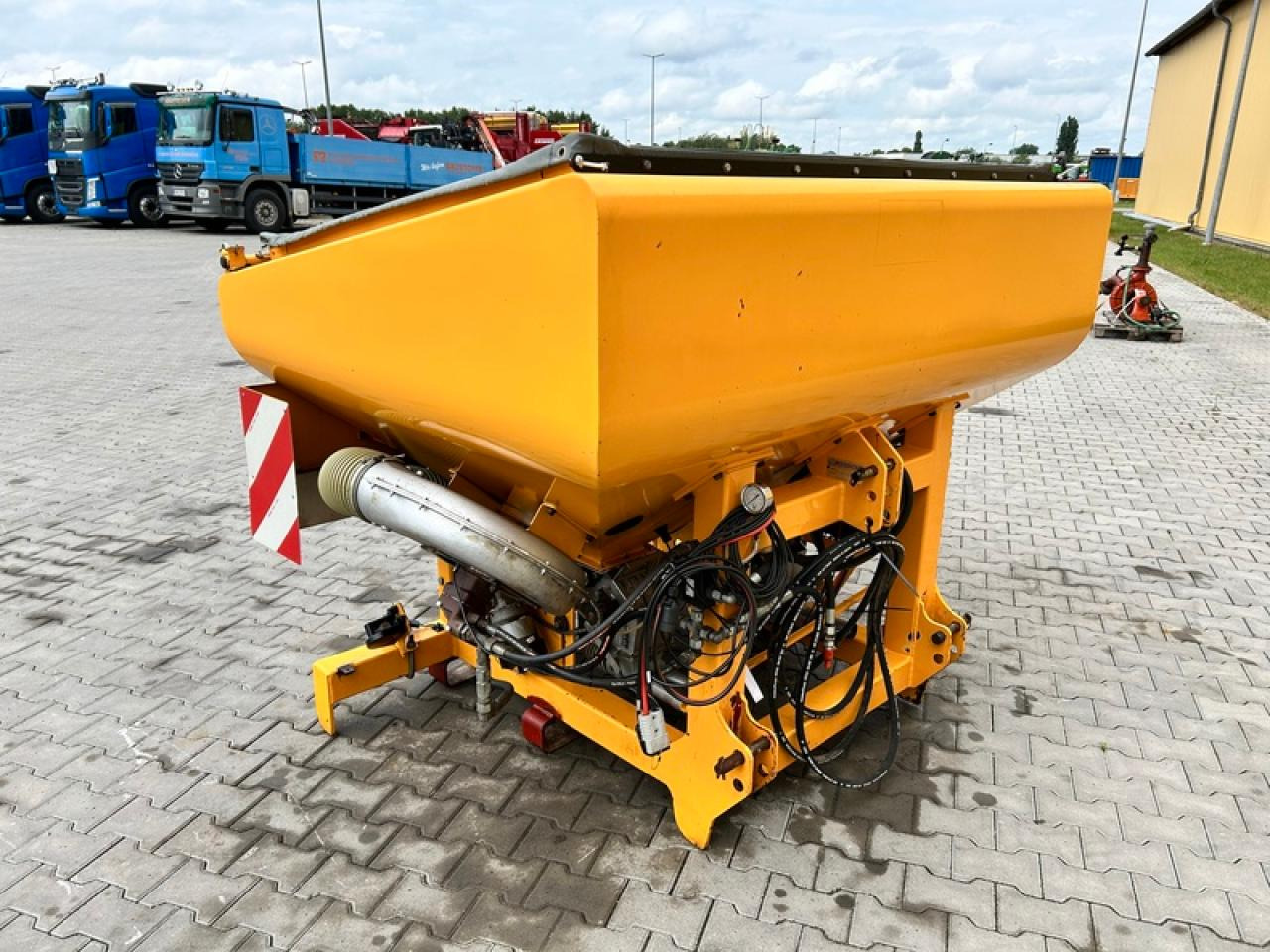 AGRISEM DSF 1600 FRONTTANK - Imprastietor îngrăşăminte: Foto 3 AGRISEM DSF 1600 FRONTTANK - Imprastietor îngrăşăminte: Foto 3