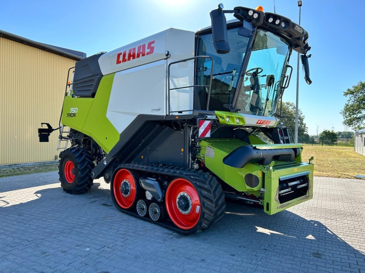 CLAAS TRION 750 TT APS HYBRID - Combină de recoltat cereale: Foto 4 CLAAS TRION 750 TT APS HYBRID - Combină de recoltat cereale: Foto 4