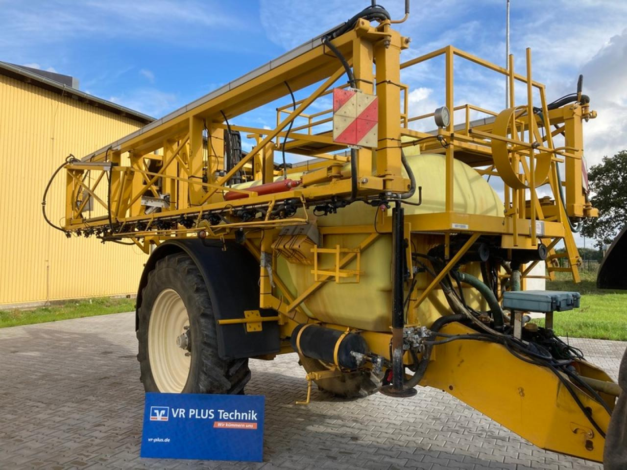 DUBEX MENTOR 9804 - Maşină de erbicidat tractata: Foto 5 DUBEX MENTOR 9804 - Maşină de erbicidat tractata: Foto 5