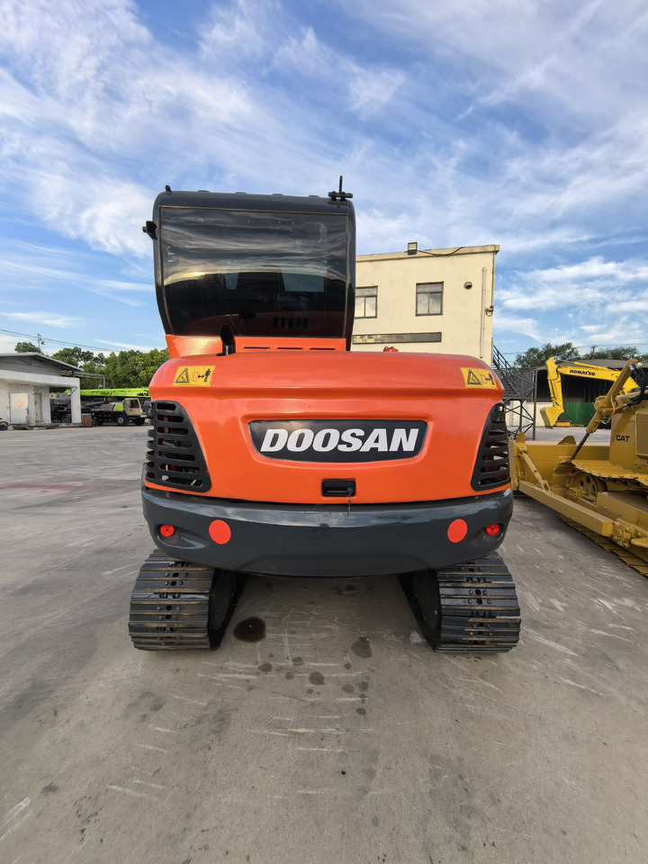 Doosan Dx60 Crawler Excavator - Excavator pe şenile: Foto 3 Doosan Dx60 Crawler Excavator - Excavator pe şenile: Foto 3