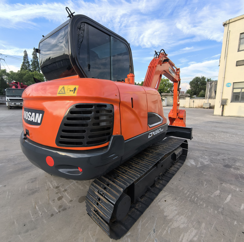 Doosan Dx60 Crawler Excavator - Excavator pe şenile: Foto 2 Doosan Dx60 Crawler Excavator - Excavator pe şenile: Foto 2