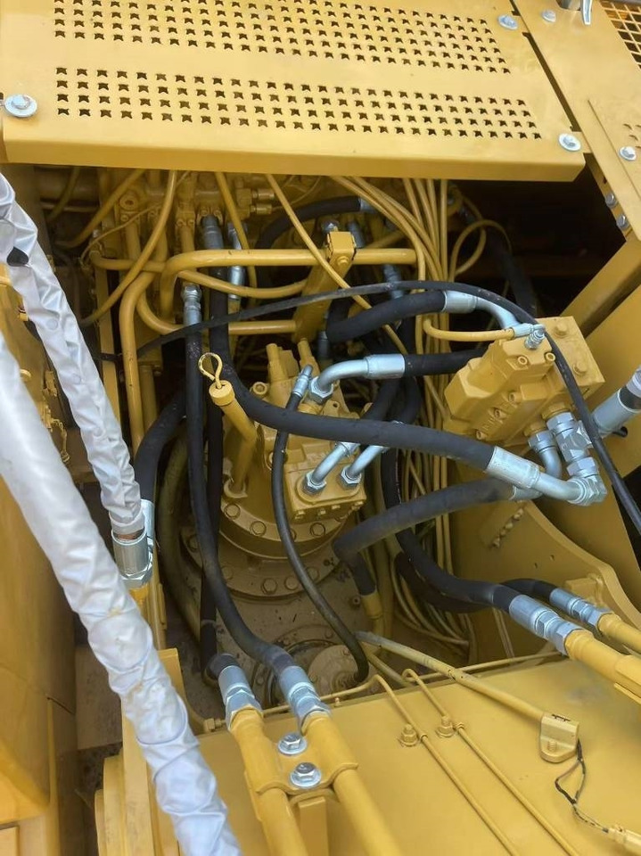 CAT 320 B - Excavator pe şenile: Foto 2 CAT 320 B - Excavator pe şenile: Foto 2