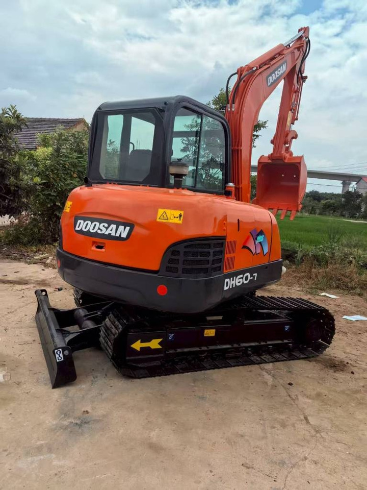 Doosan DH 60 - Mini excavator: Foto 1 Doosan DH 60 - Mini excavator: Foto 1