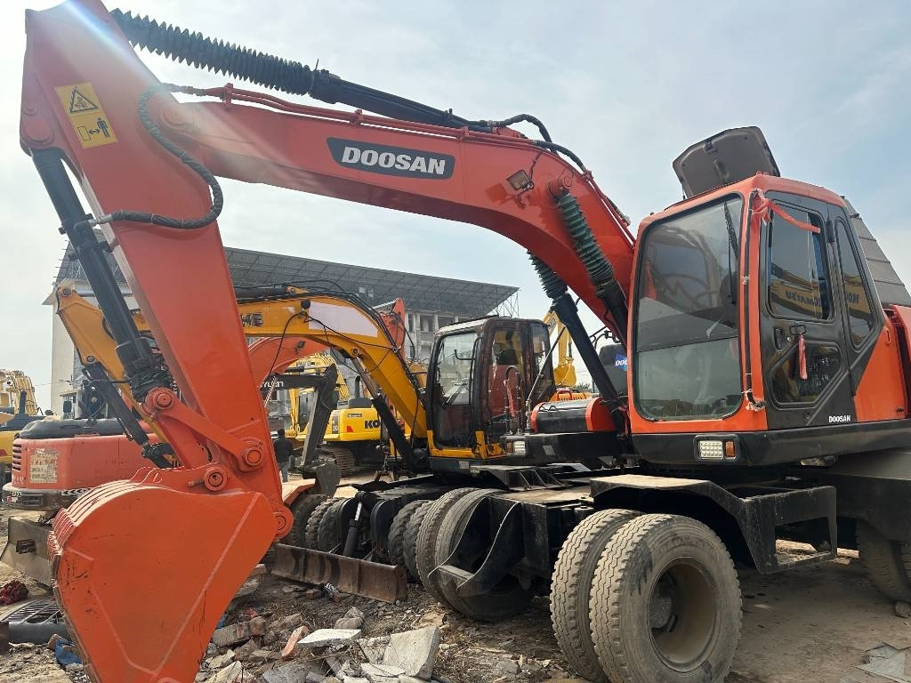 Doosan DX 150W -9 - Excavator pe roţi: Foto 5 Doosan DX 150W -9 - Excavator pe roţi: Foto 5