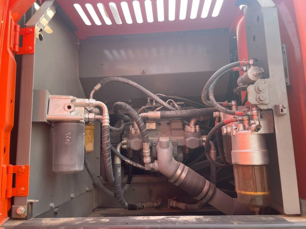 Hitachi ZX 240 - Excavator pe şenile: Foto 2 Hitachi ZX 240 - Excavator pe şenile: Foto 2