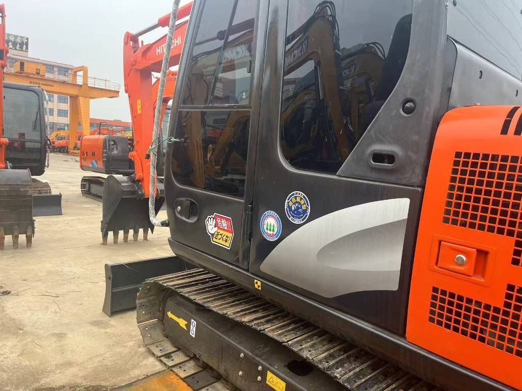 Hitachi ZX 60 - Mini excavator: Foto 1 Hitachi ZX 60 - Mini excavator: Foto 1
