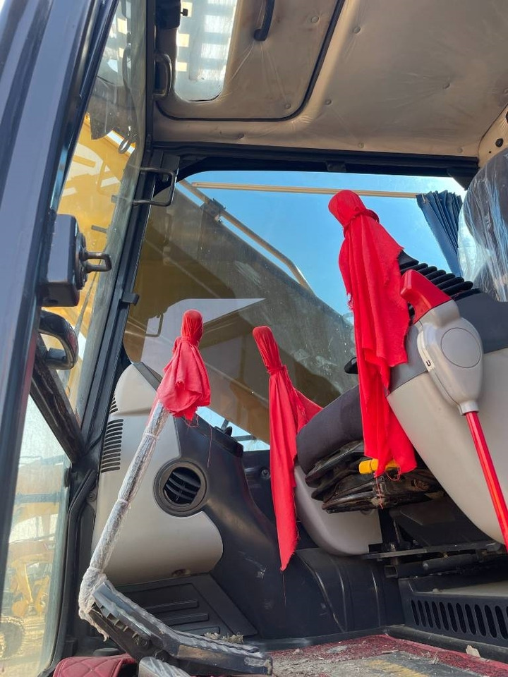 Komatsu PC 210 - Excavator pe şenile: Foto 3 Komatsu PC 210 - Excavator pe şenile: Foto 3