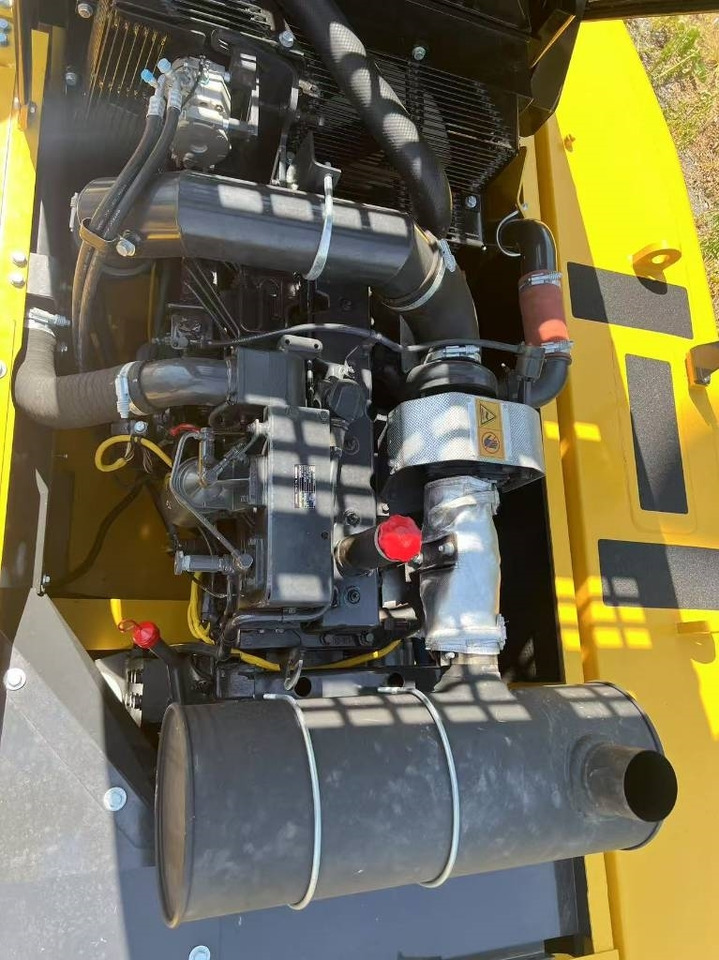 Komatsu PC 300 - Excavator pe şenile: Foto 3 Komatsu PC 300 - Excavator pe şenile: Foto 3