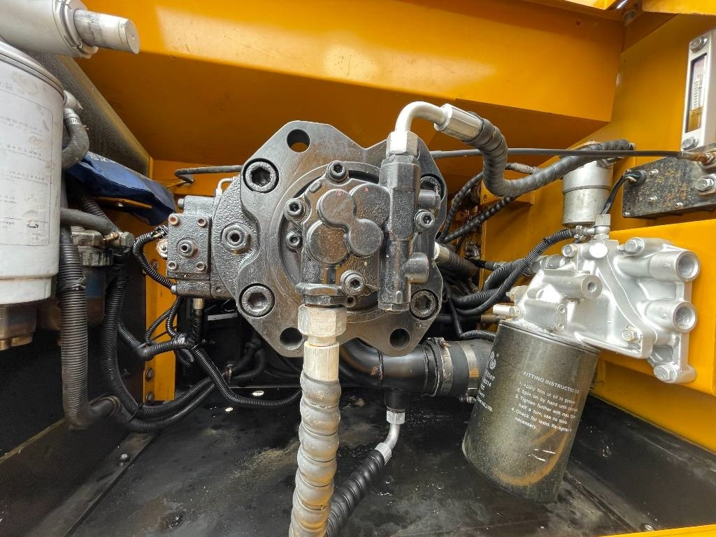 Sany SY 215 - Excavator pe şenile: Foto 4 Sany SY 215 - Excavator pe şenile: Foto 4