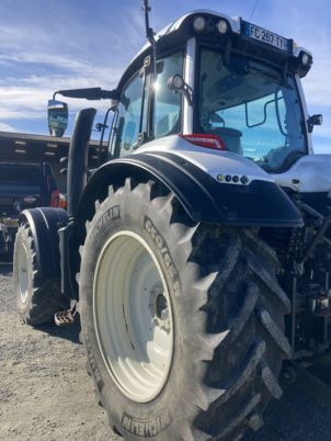 Valtra T154 VERSU - Tractor agricol: Foto 5 Valtra T154 VERSU - Tractor agricol: Foto 5