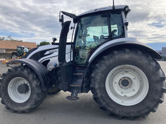 Valtra T214 DIRECT - Tractor agricol: Foto 4 Valtra T214 DIRECT - Tractor agricol: Foto 4