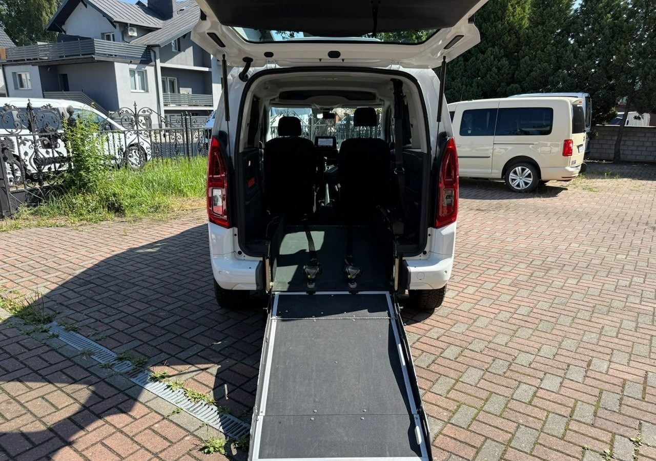 Opel Combo IV Opel Combo Life Niepełnosprawnych inwalida Rampa 32105 km Model 2022 - Automobil: Foto 2 Opel Combo IV Opel Combo Life Niepełnosprawnych inwalida Rampa 32105 km Model 2022 - Automobil: Foto 2
