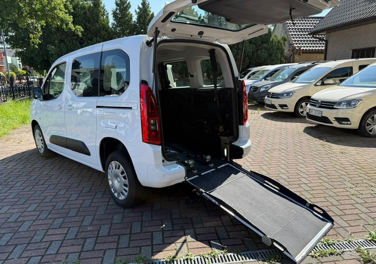 Opel Combo IV Opel Combo Life Niepełnosprawnych inwalida Rampa 32105 km Model 2022 - Automobil: Foto 3 Opel Combo IV Opel Combo Life Niepełnosprawnych inwalida Rampa 32105 km Model 2022 - Automobil: Foto 3