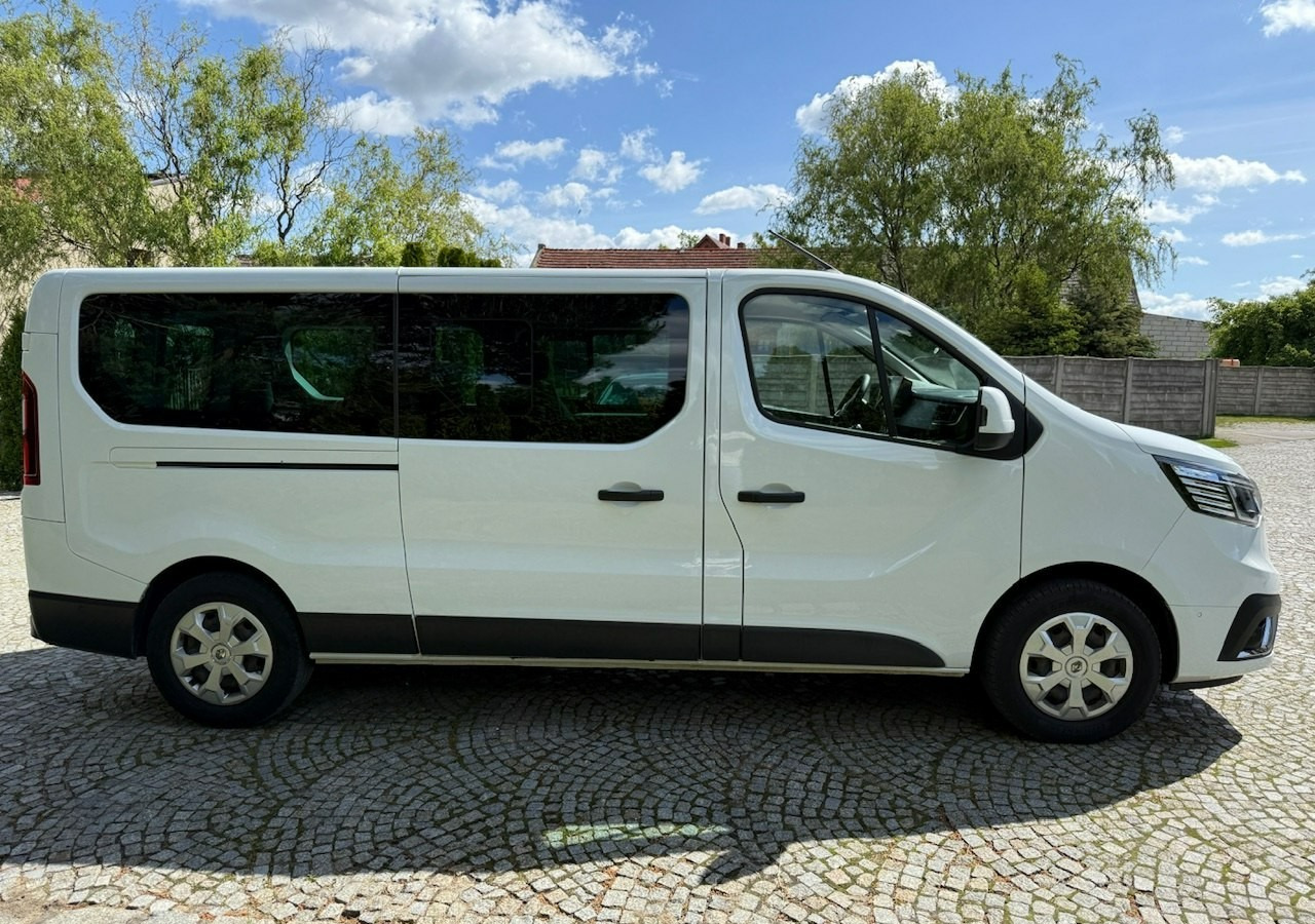 Renault Trafic III 2.0dci 110KM L2H1 LONG 9-osobowy 2xKlima Navi Kamera 2022 - Automobil: Foto 4 Renault Trafic III 2.0dci 110KM L2H1 LONG 9-osobowy 2xKlima Navi Kamera 2022 - Automobil: Foto 4