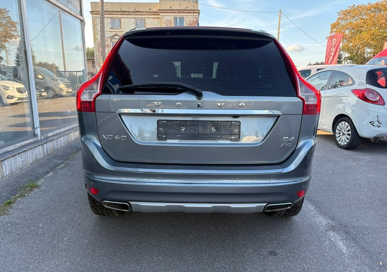 Volvo XC60 I Volvo XC 60 2,4 D4 AWD 190KM Summum Navi Panorama Skóry Kamera 2017 - SUV: Foto 4 Volvo XC60 I Volvo XC 60 2,4 D4 AWD 190KM Summum Navi Panorama Skóry Kamera 2017 - SUV: Foto 4