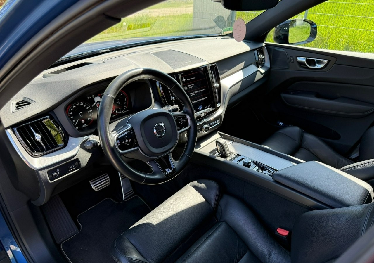 SUV Volvo XC60 II XC60 R-design 2.0D5 235KM Automat Navi Kamery360 Panorama HAK Harman: Foto 12